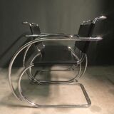 2 chairs by Mies Van Der Rohe MR20