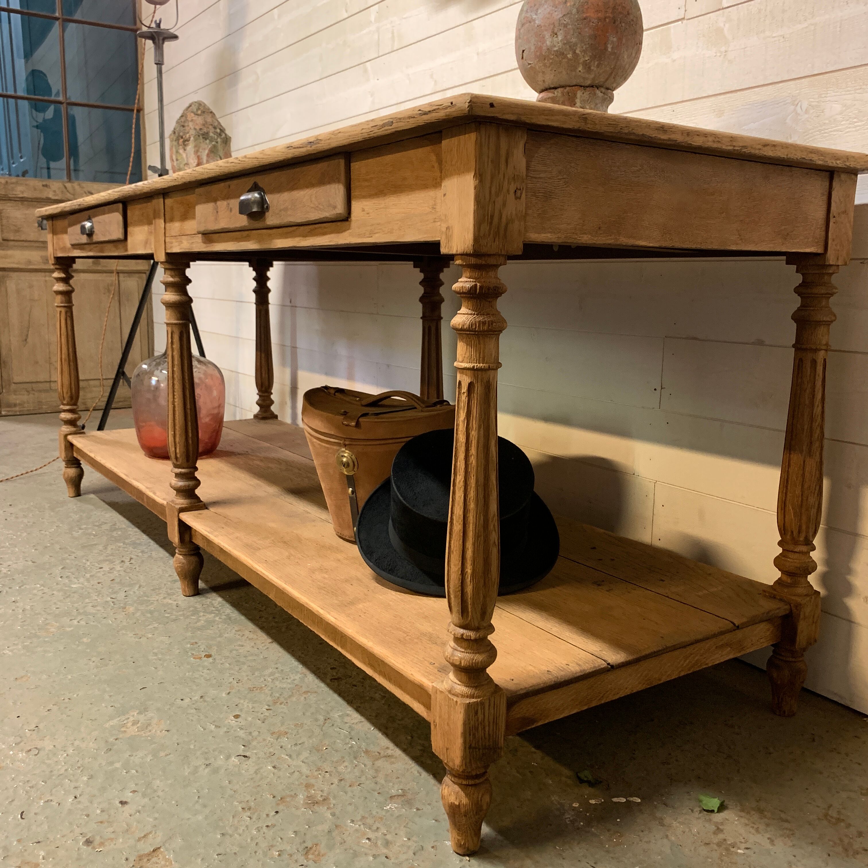 Early 20th century draper table