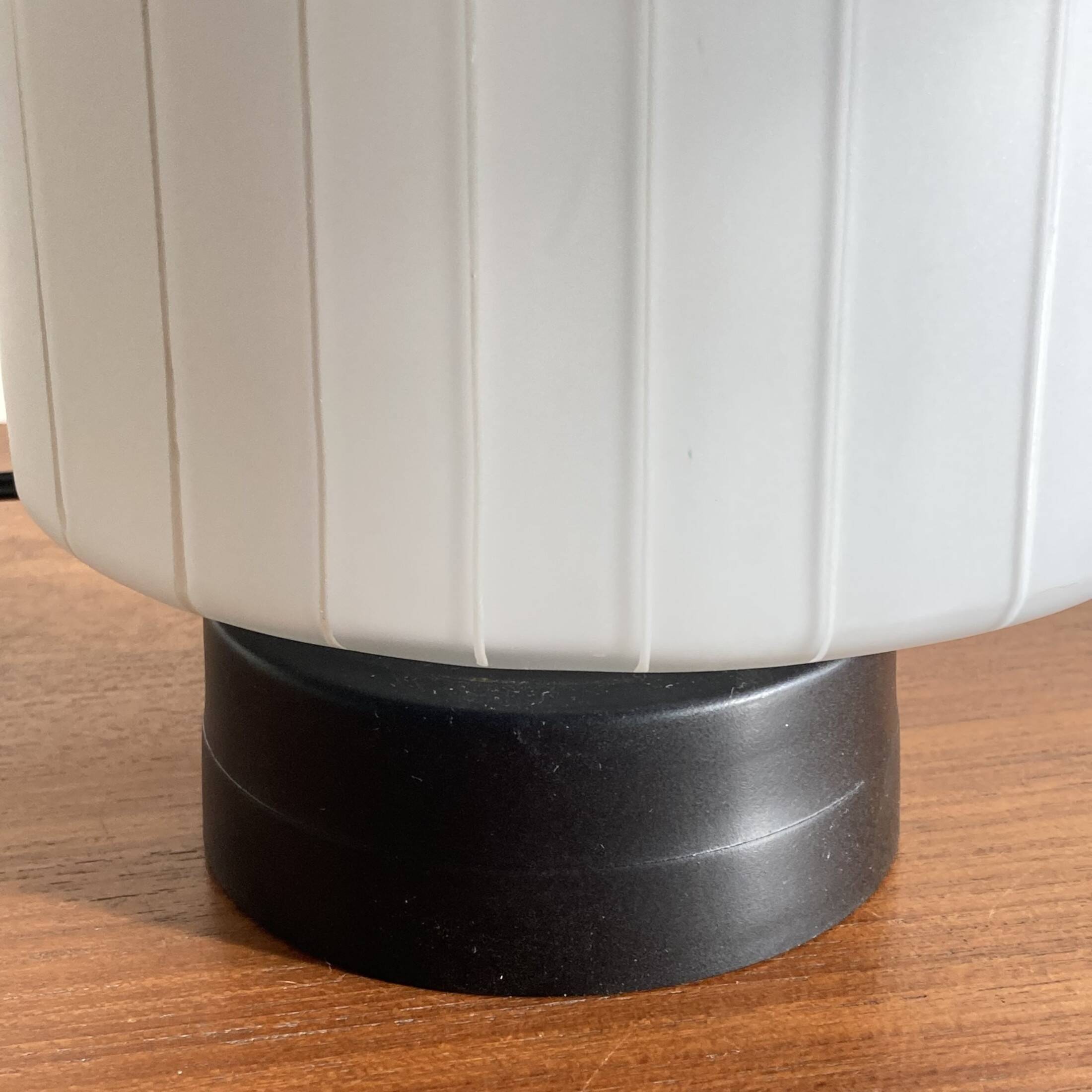 Small vintage white opaline glass table lamp bedside decoration extra LAMP-7117