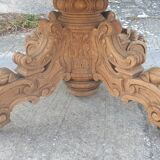 Table with central leg in solid oak, natural wood, carved base