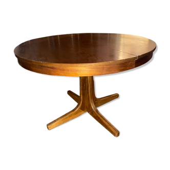 Scandinavian table