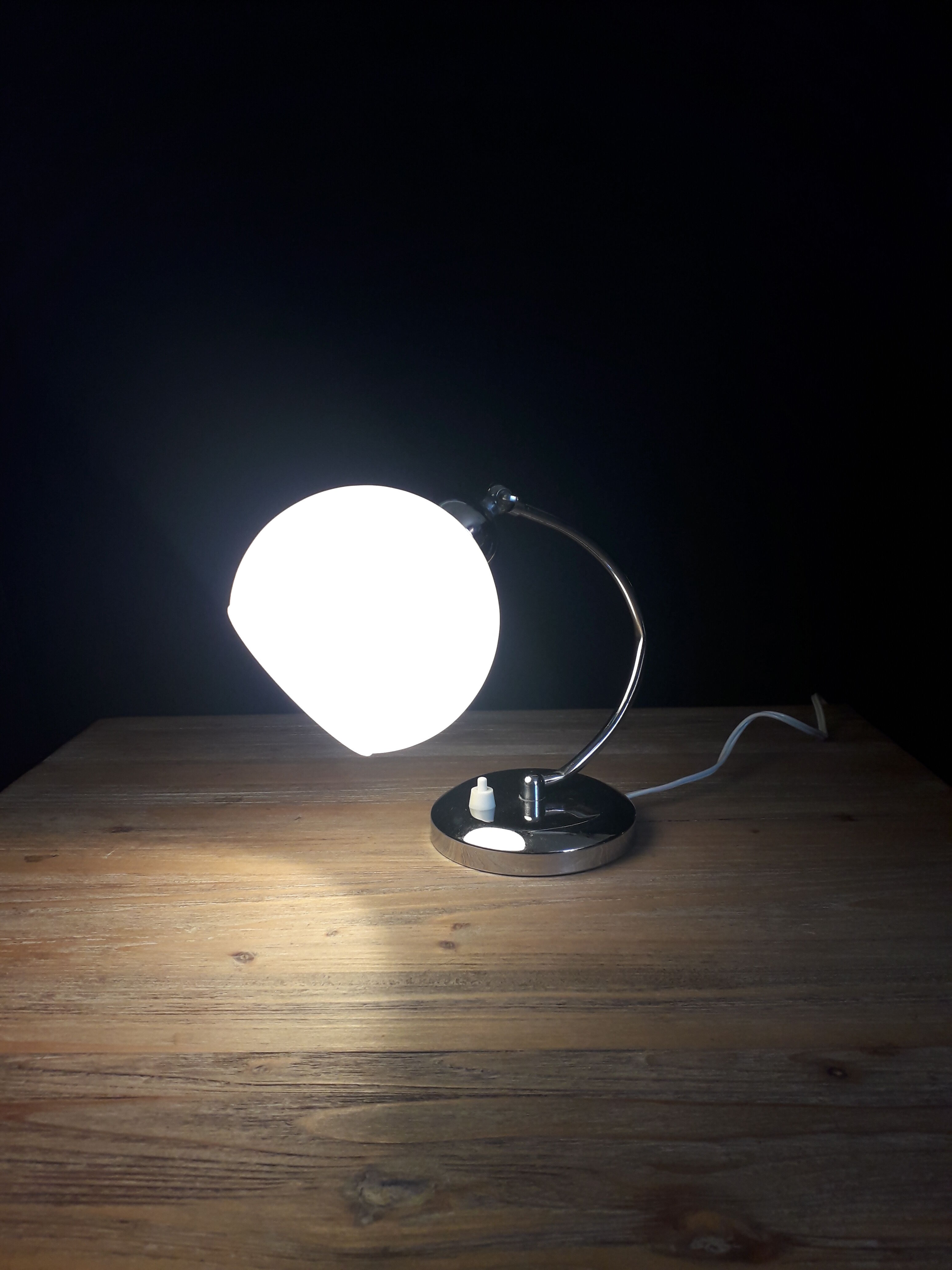 Table lamp / desk - Chrome metal and opaline globe - CIRCA 1950