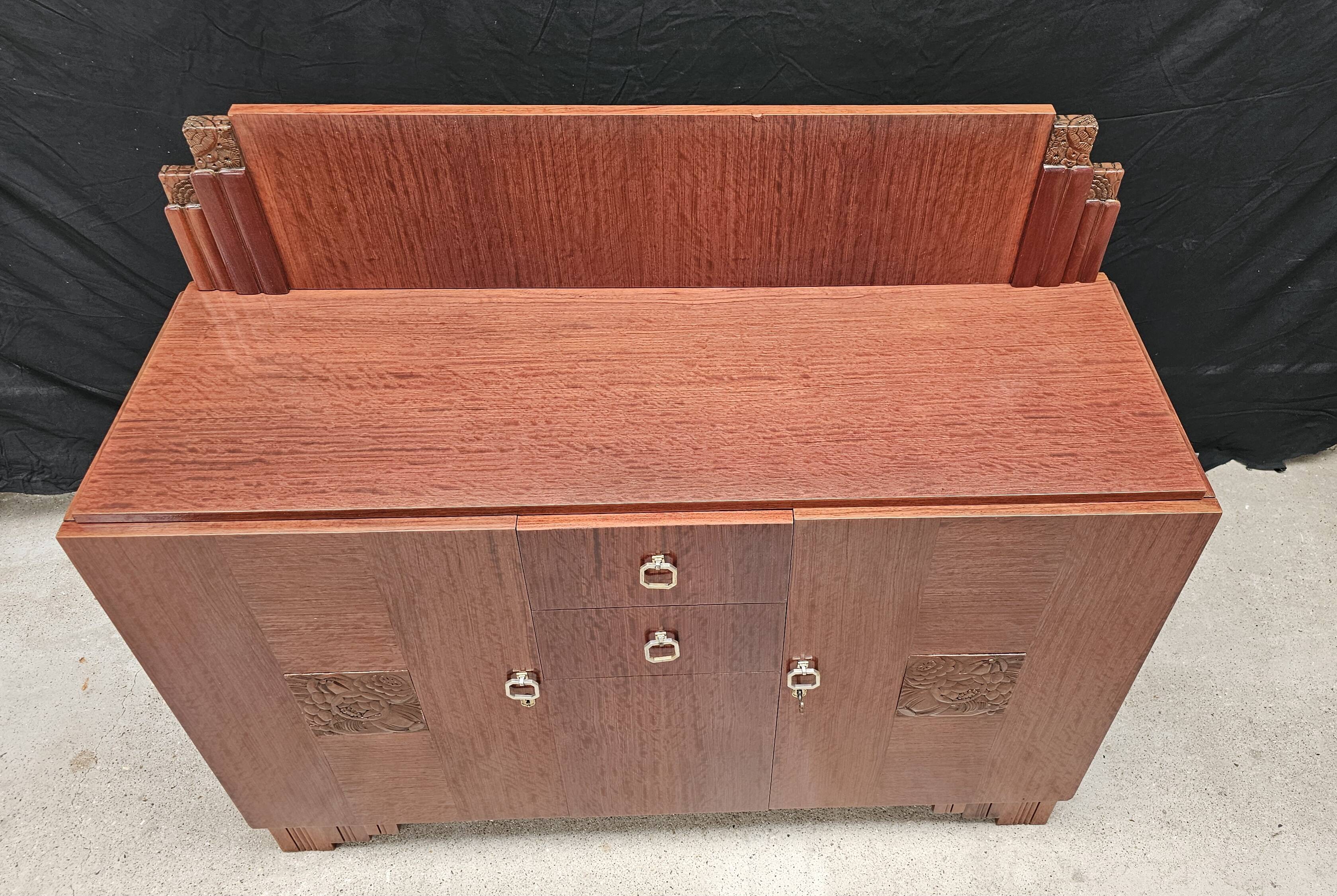 Art Deco buffet by Saddier & Fils in solid rosewood and veneer.