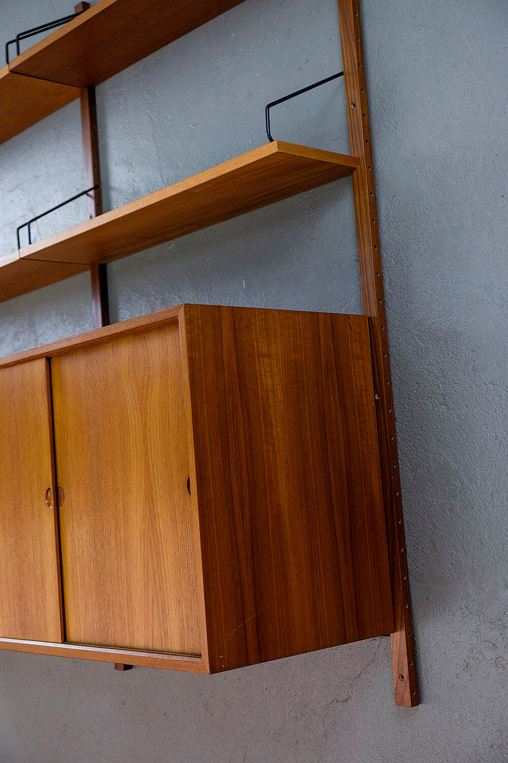 Poul Cadovius Royal System teak wall shelf, 1950s