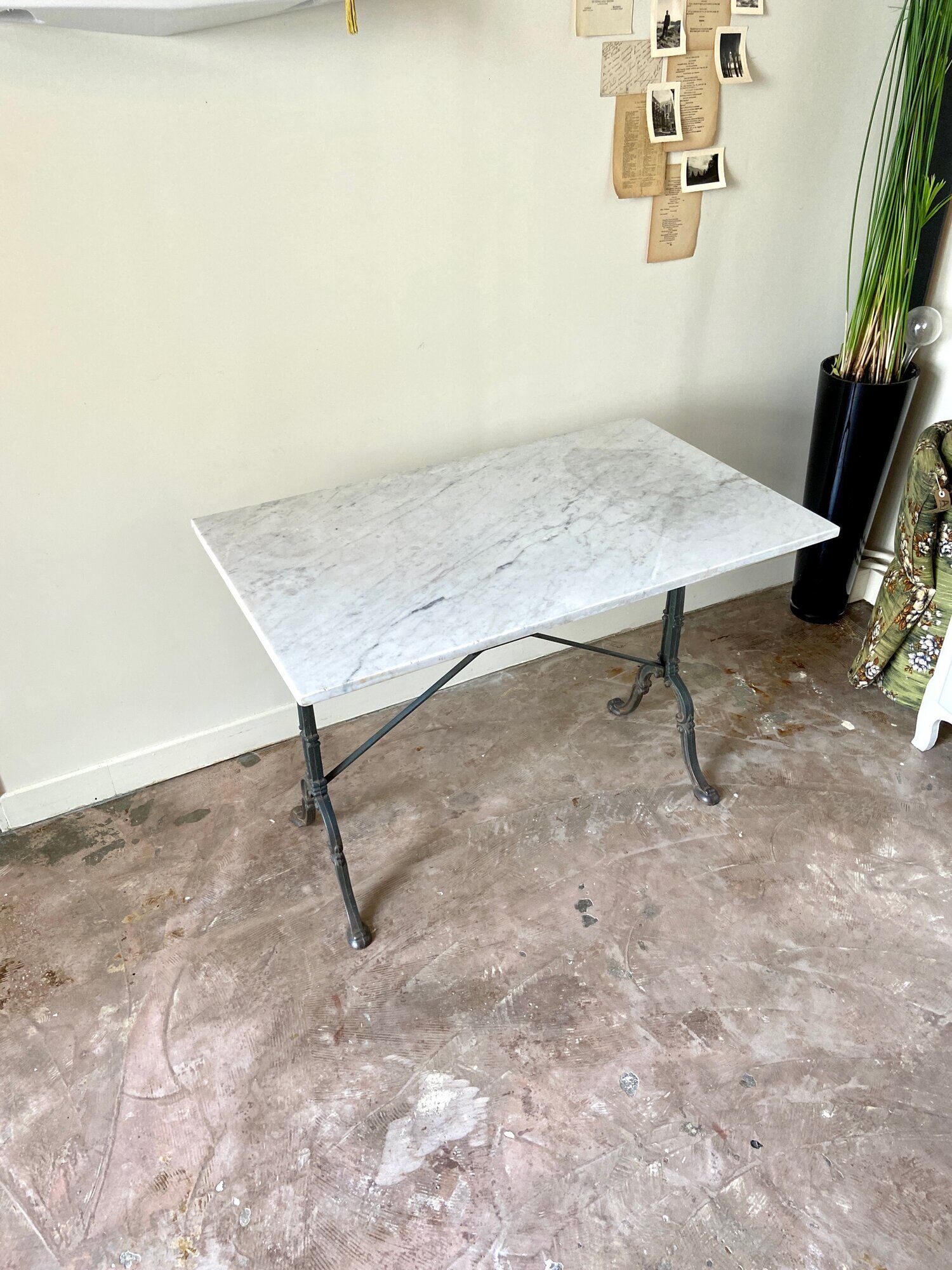 Table bistrot godin en fer forgé et marbre gris, 100 x 60 cm
