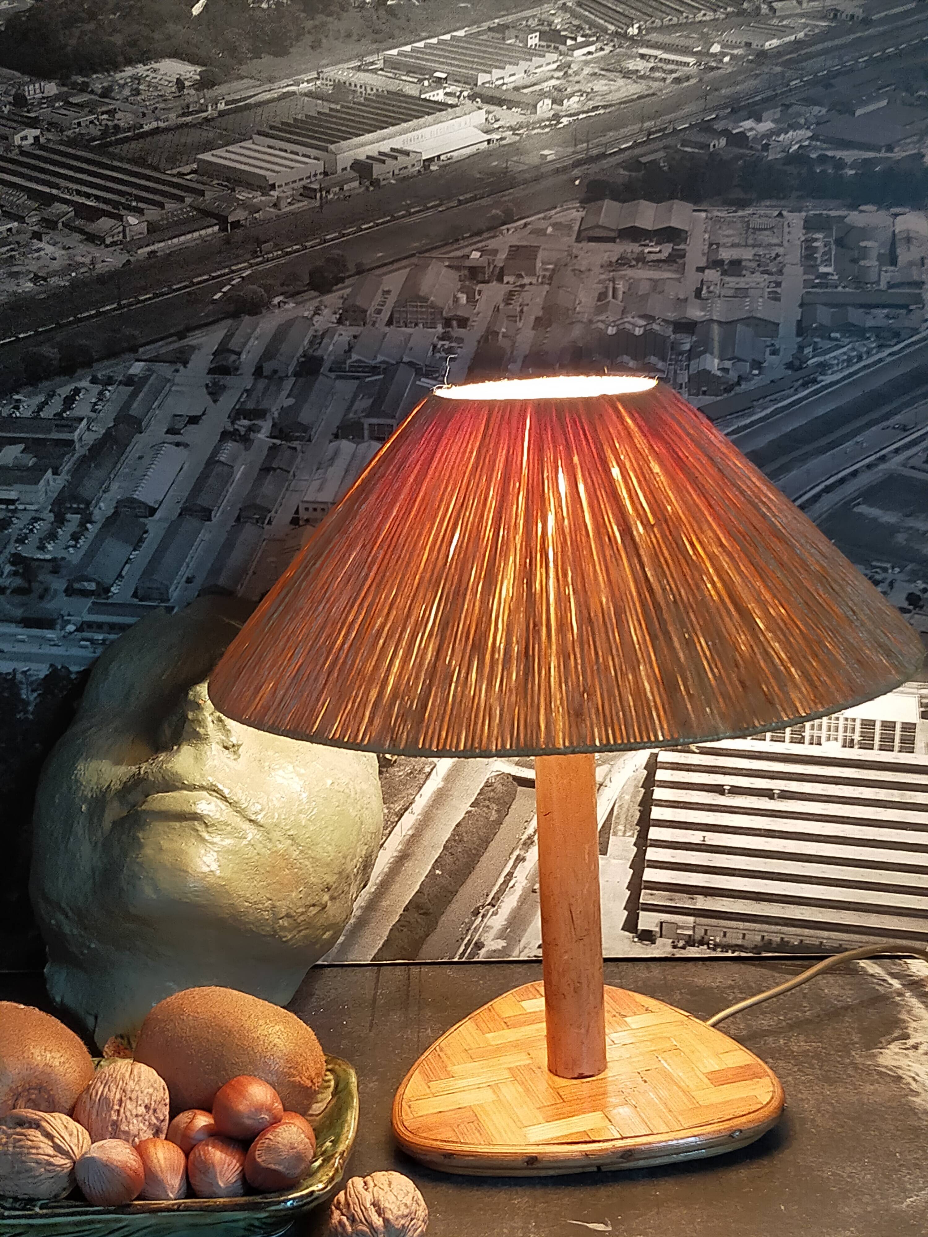 Table lamp in wood and rattan, 50s raffia lampshade