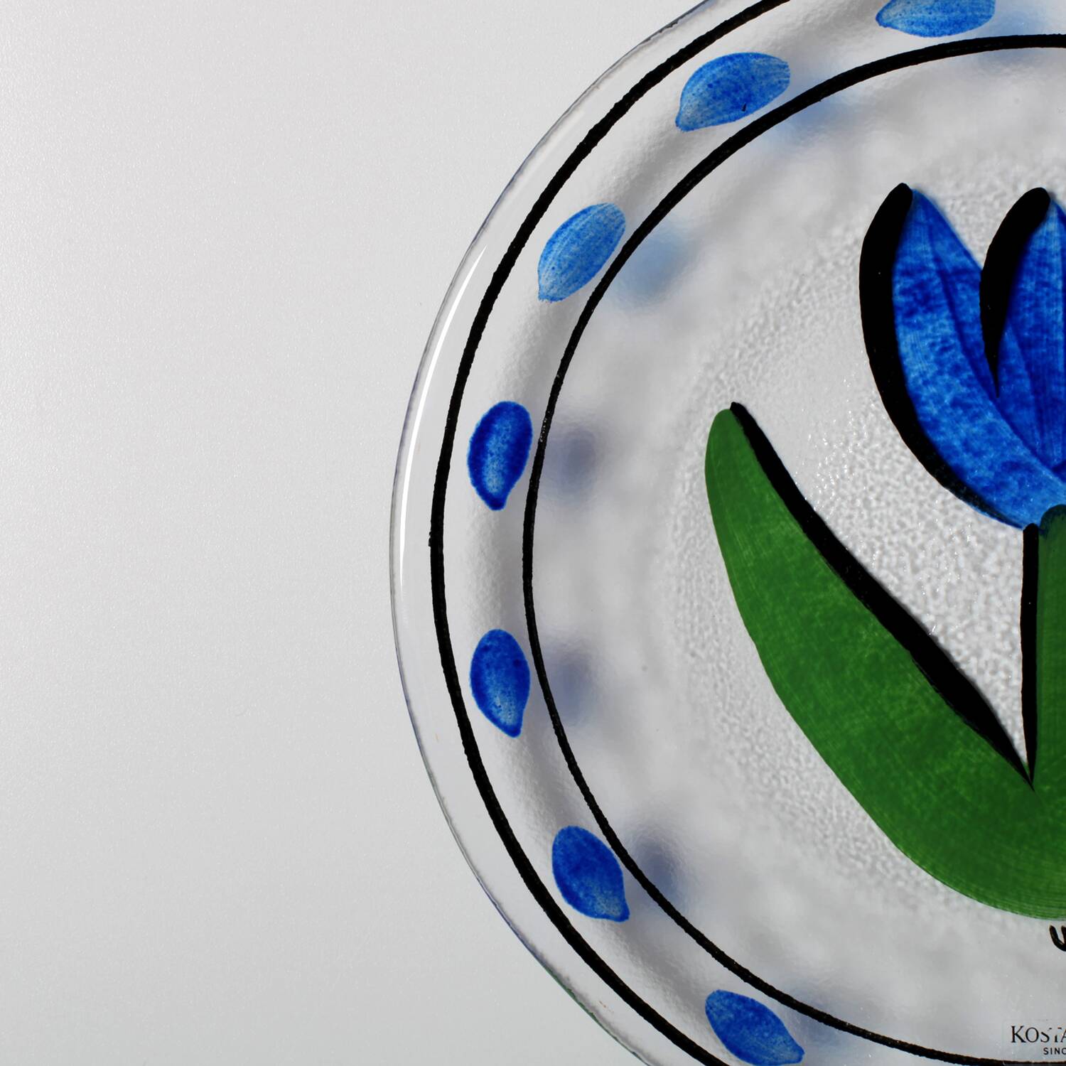 Kosta Boda Tulip Glass Plate: Ulrica Hydman Vallien, Swedish Design