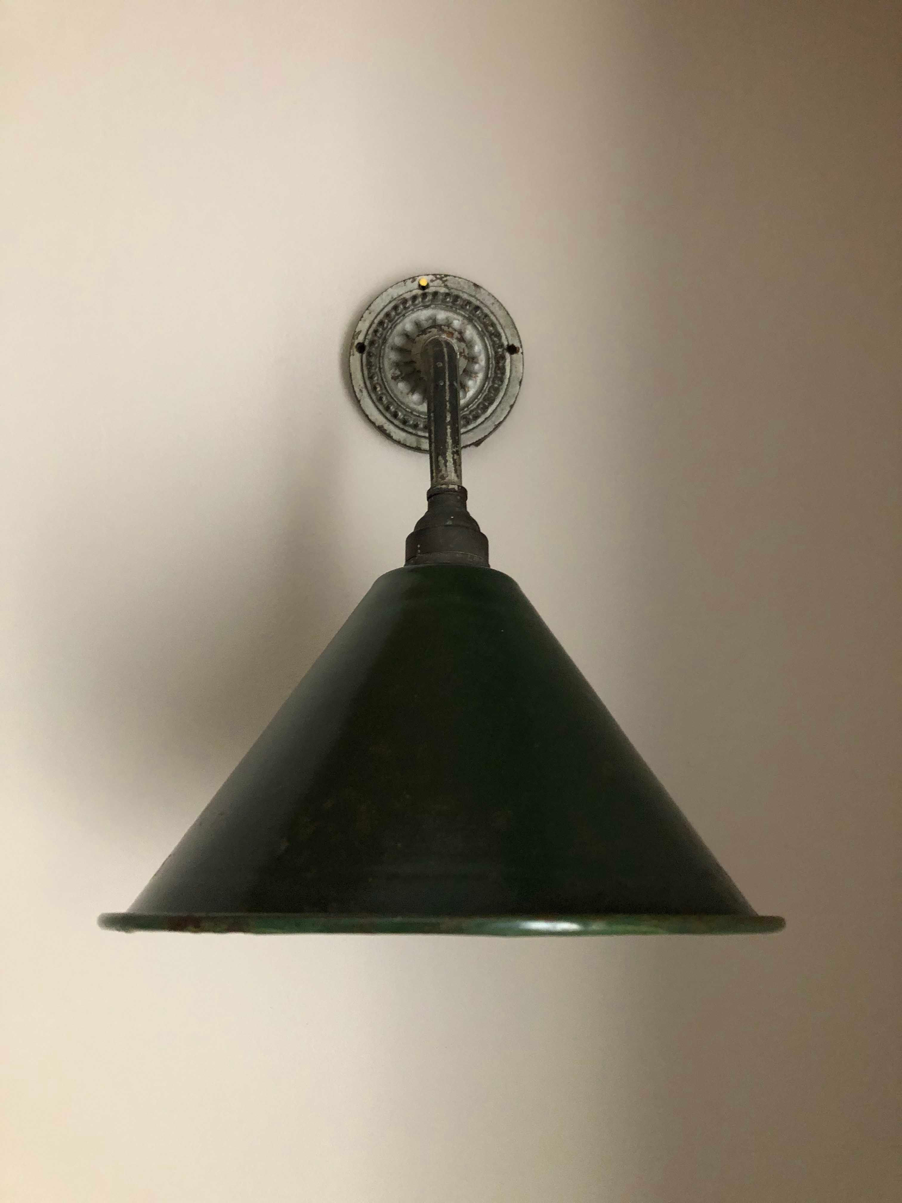 Apply ancient swan collar enamelled day abate