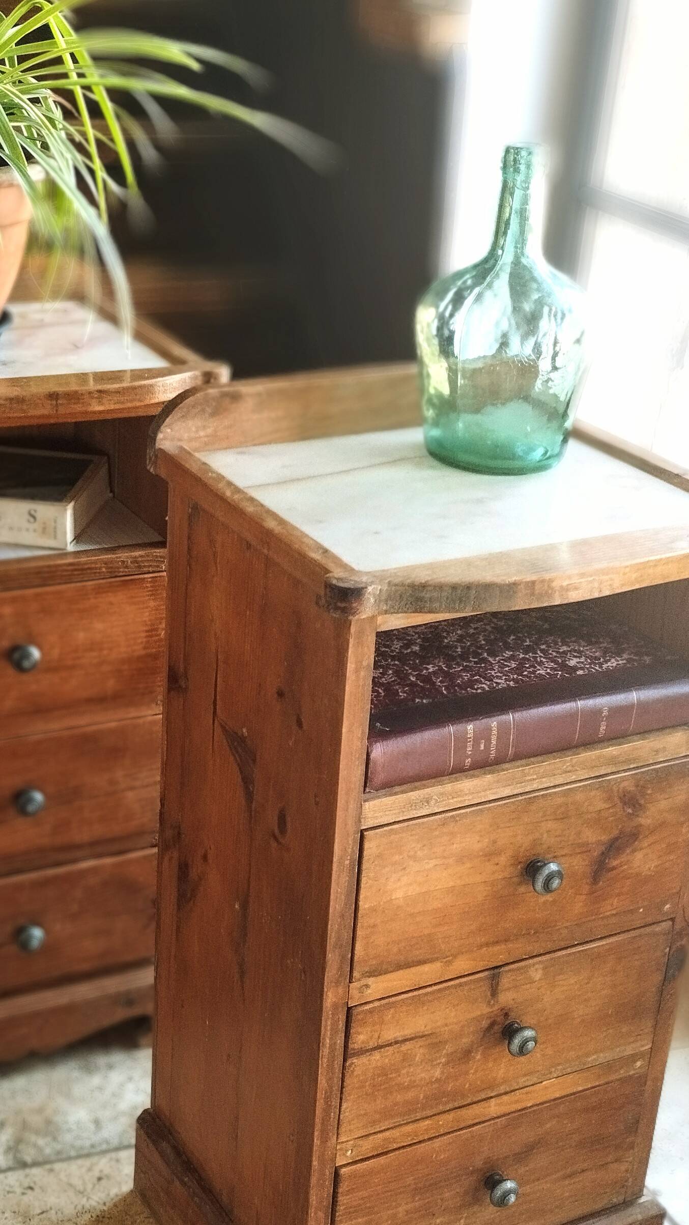 Paire de commodes vintage