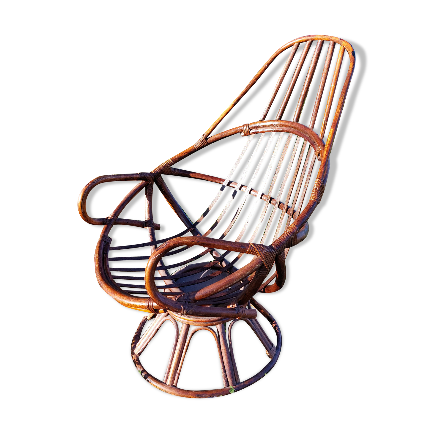 Fauteuil vintage pivotant en bambou et rotin