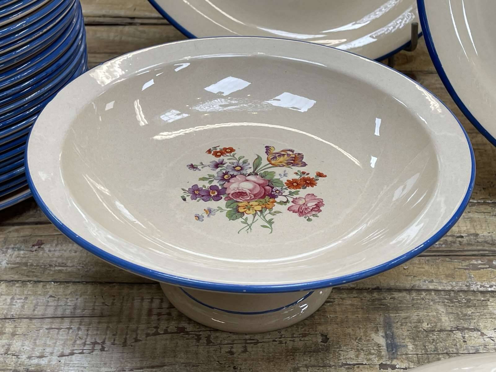 Salins Les Bains earthenware dinner service - 72 pieces