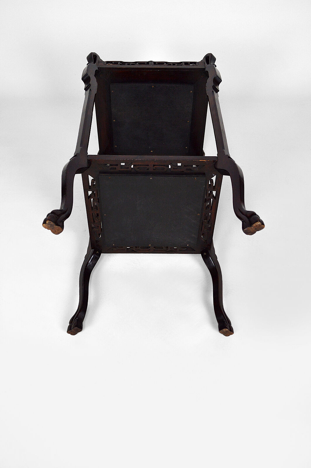 Japanese pedestal table in carved wood and lacquered panels, France, circa 1880