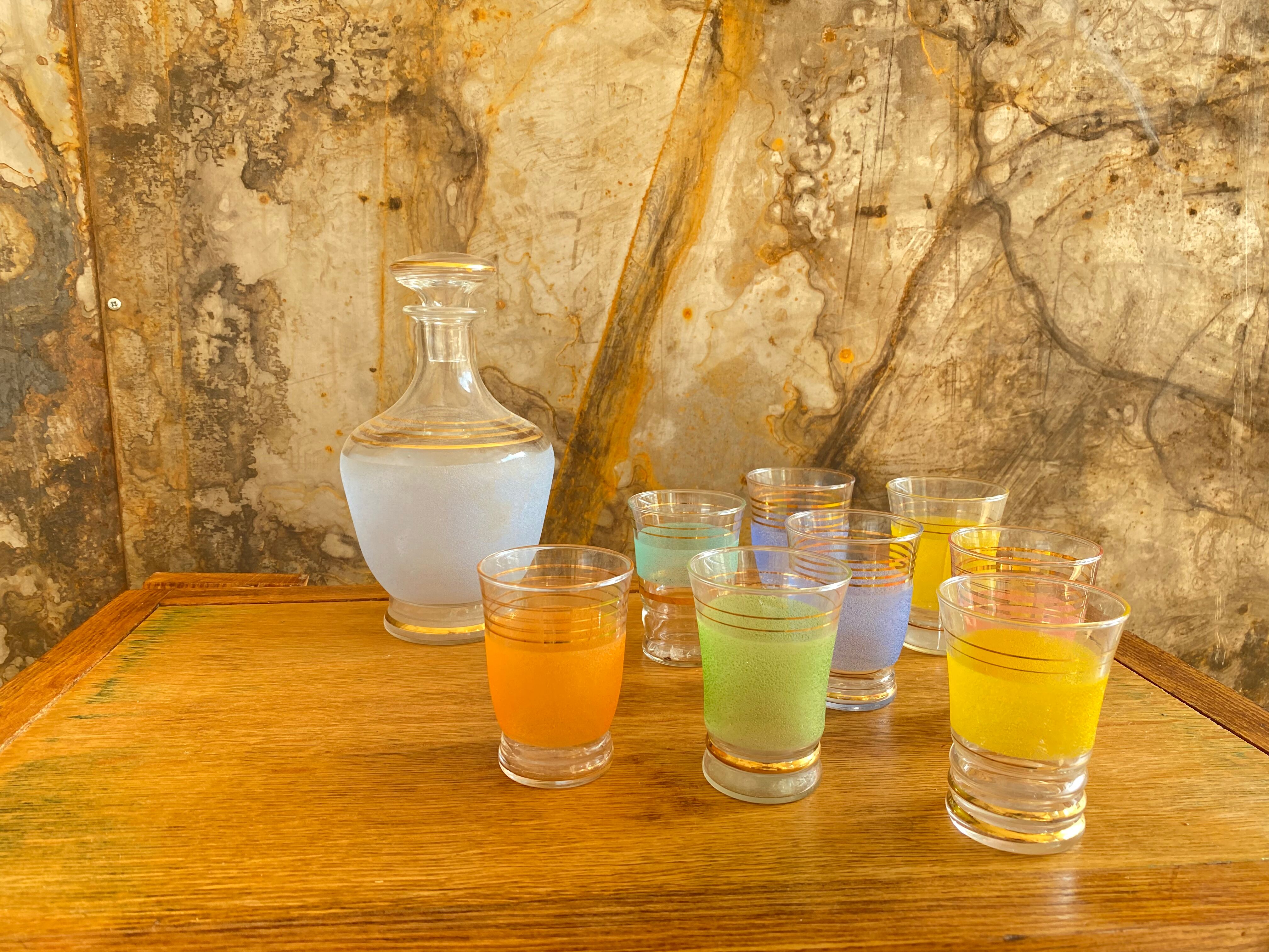 Set carafe and 8 glasses