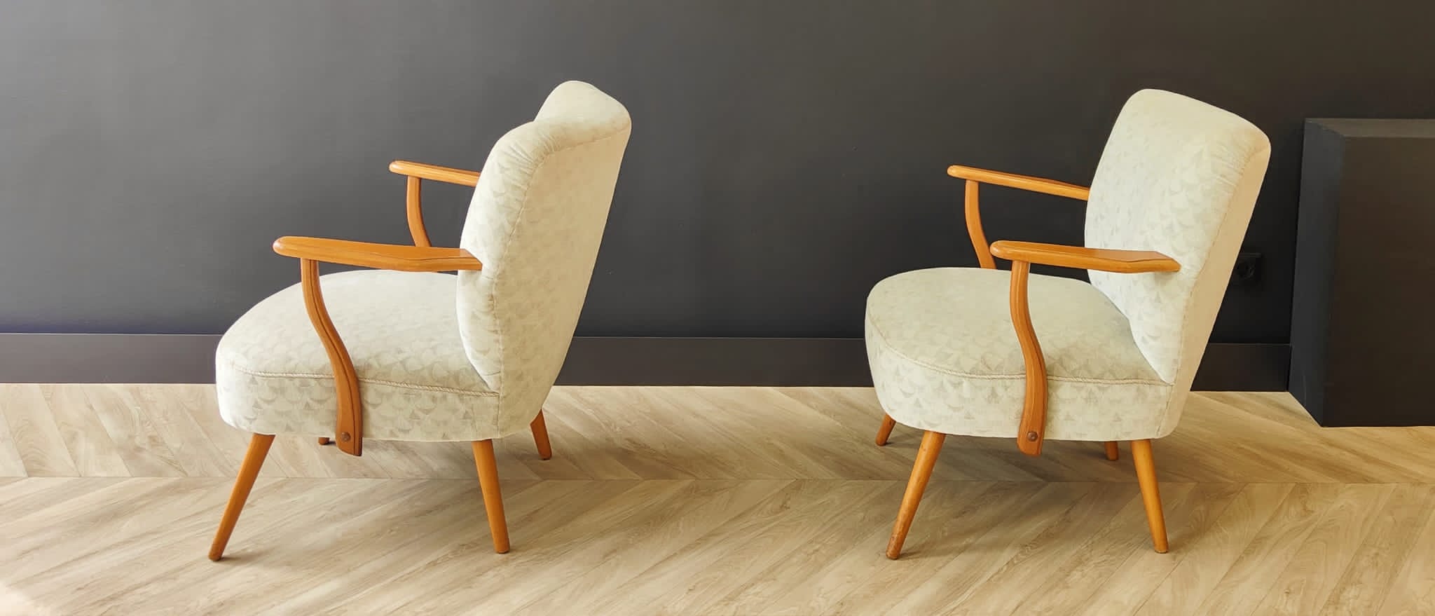 Two Mid Century cocktail chairs | set of 2 chairs