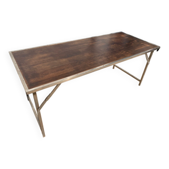 Table pliante militaire