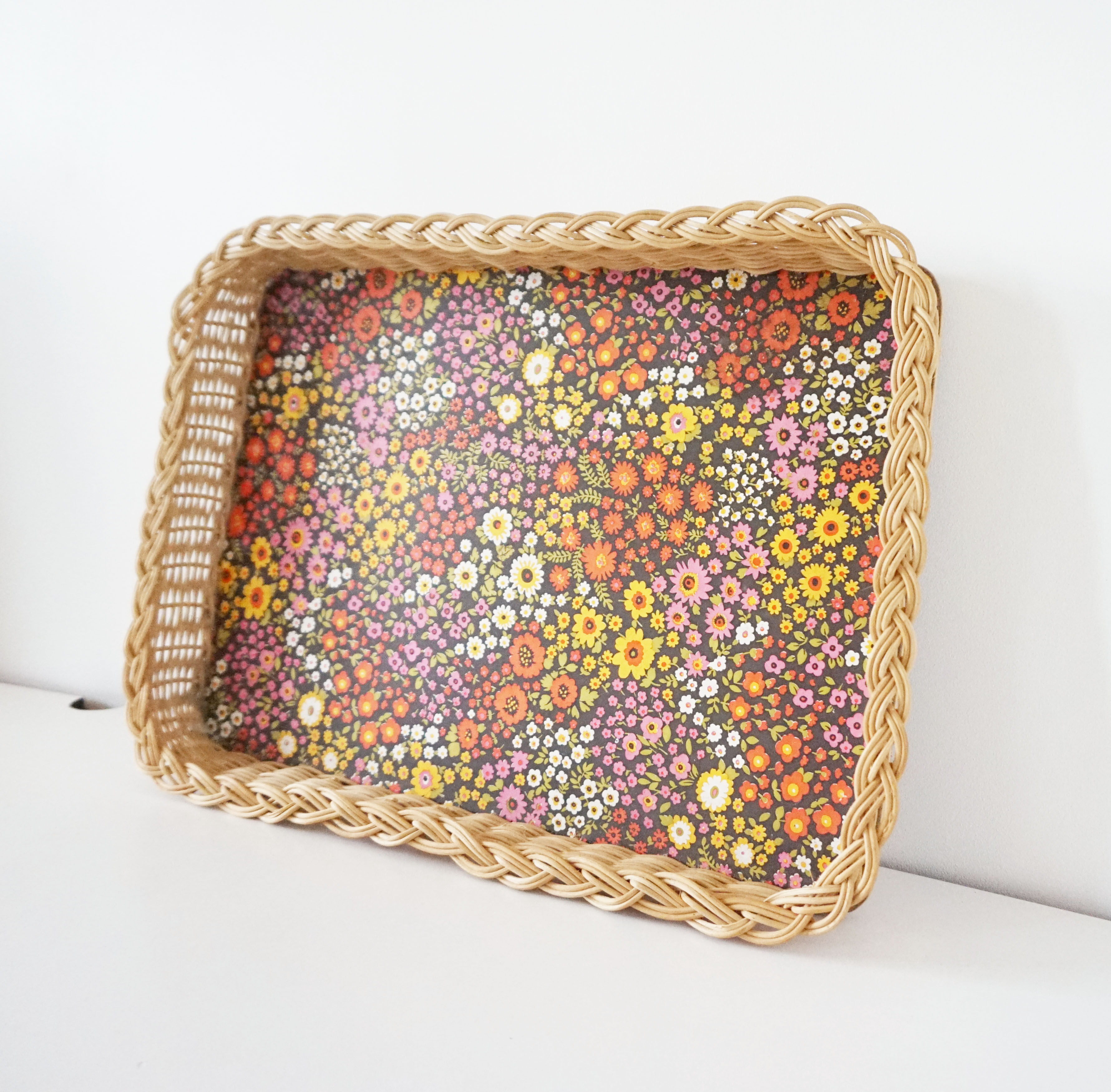 Wicker top flower pattern 1970