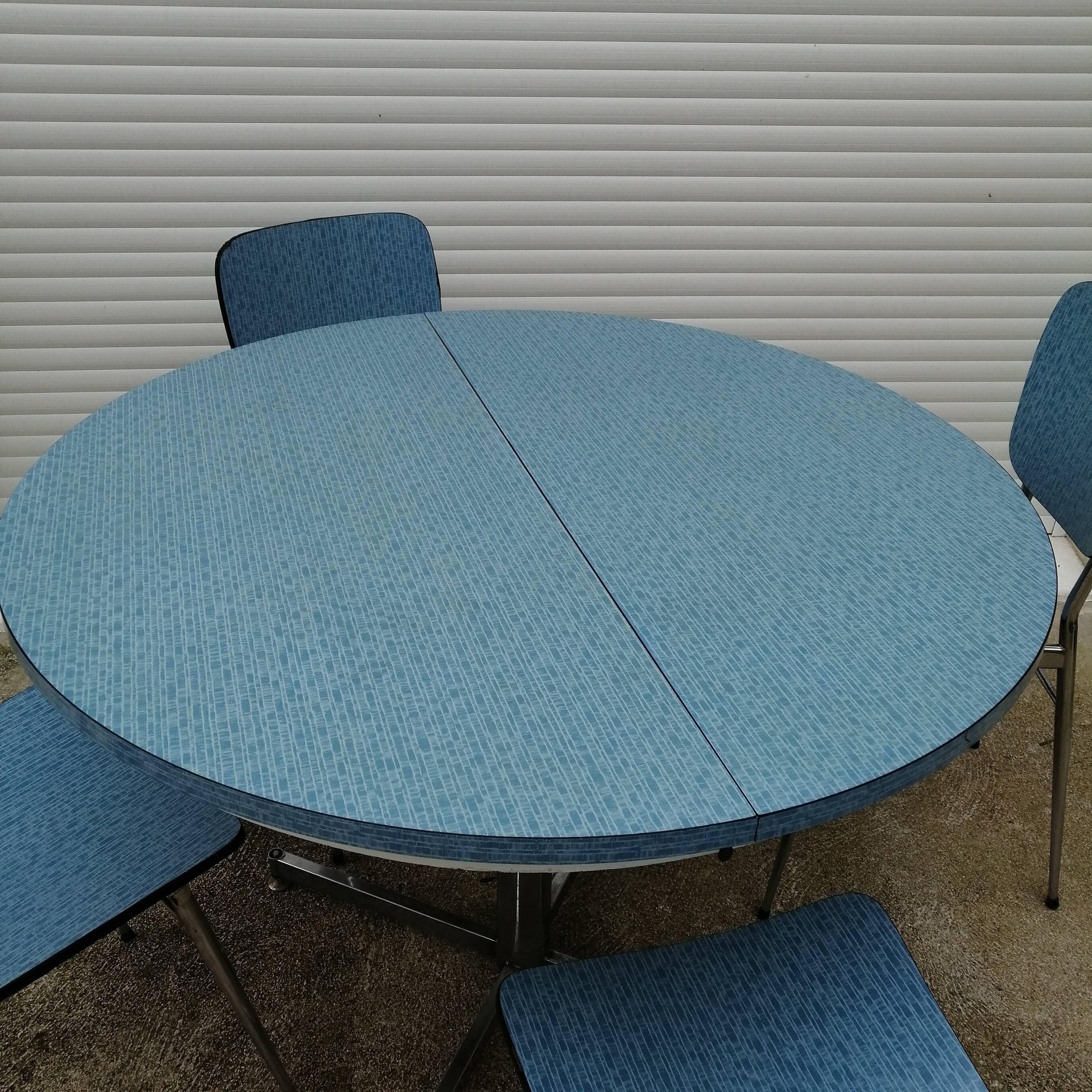 Formica round table 60s/70s