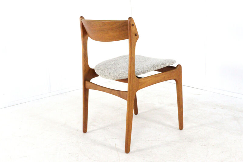 Erik Buch chairs for O.D. Møbler model 49 'Bjur' | several pieces in stock