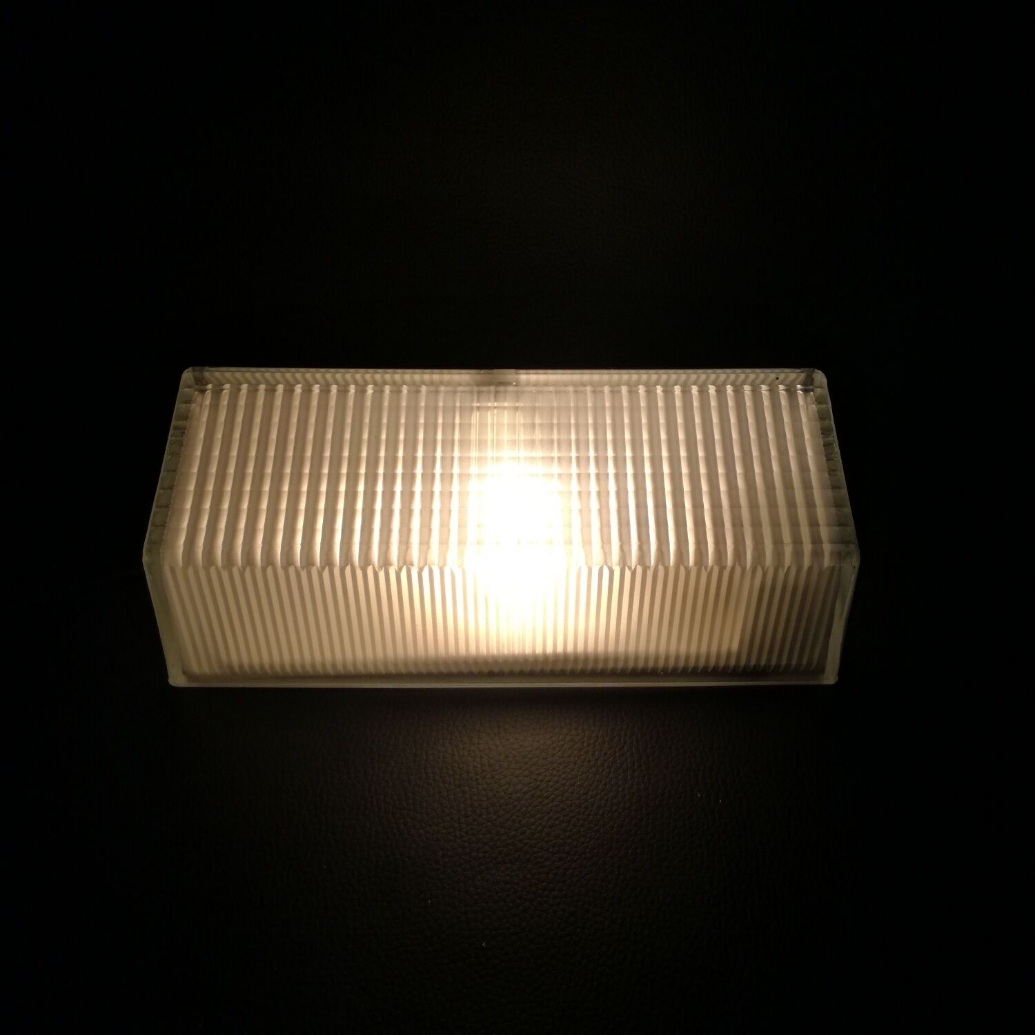 Holophane wall lamp n°19748 in compressed glass