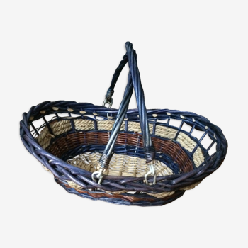 Rattan basket with handle