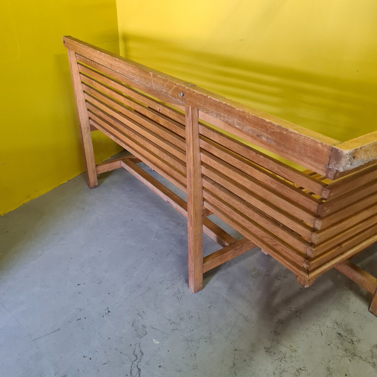 Vintage french beech wooden sauna or salon corner bench, second half 20th century