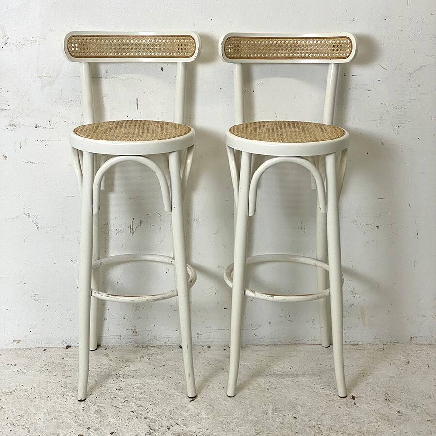 Paire de tabourets de bar bois et cannage
