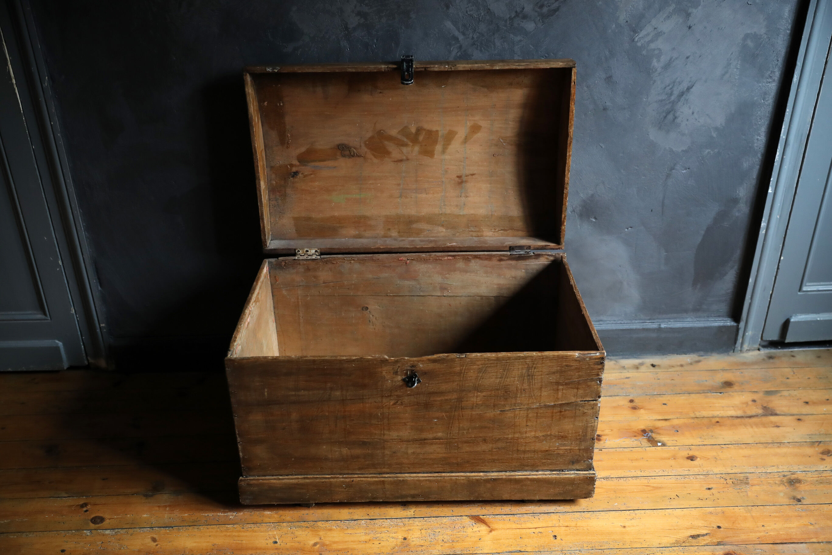 Wooden box