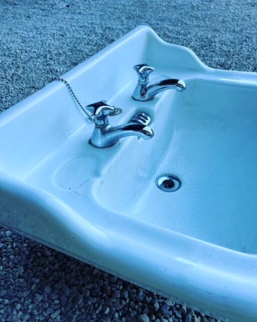 Porcelain washbasin 1960