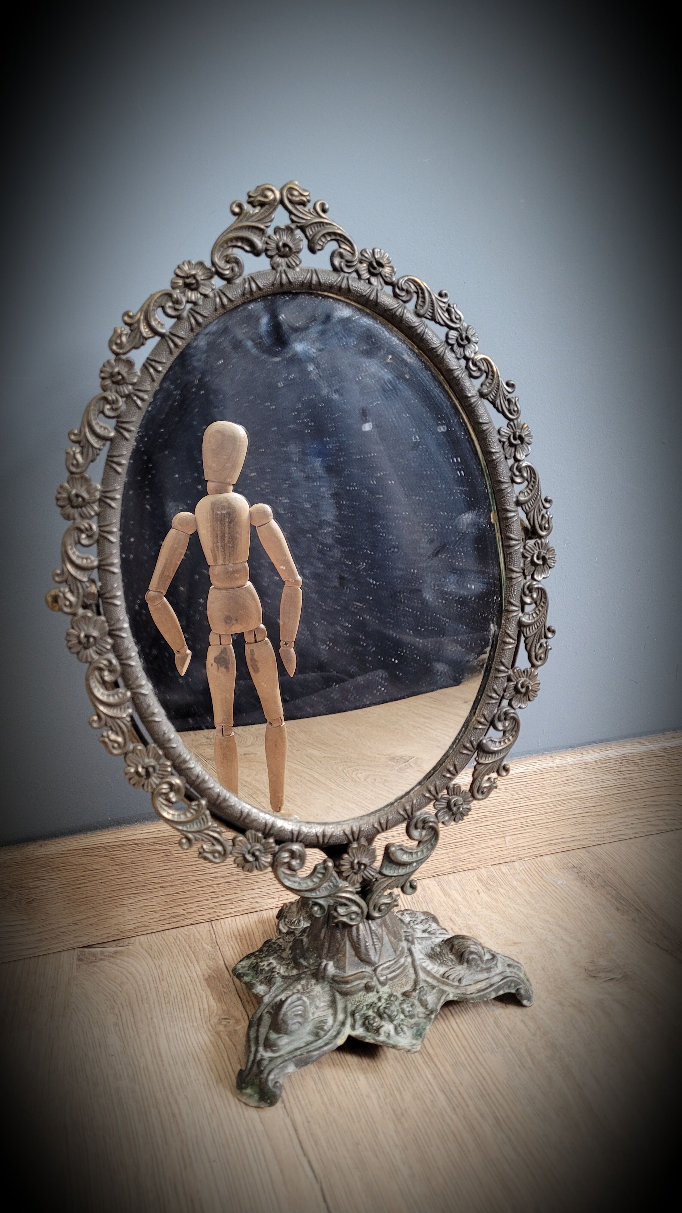 Brass psyche mirror