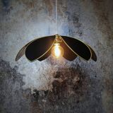 Flower suspension with metal structure and 6 black linen petals