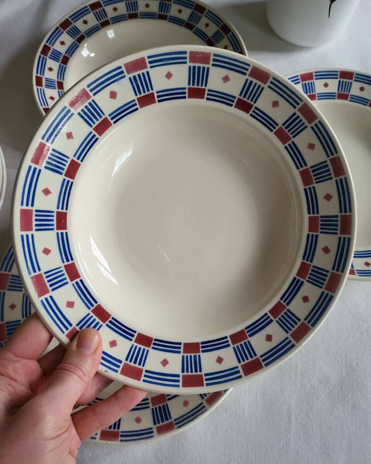 Set of 4 Vincennes earthenware soup plates, Paris.