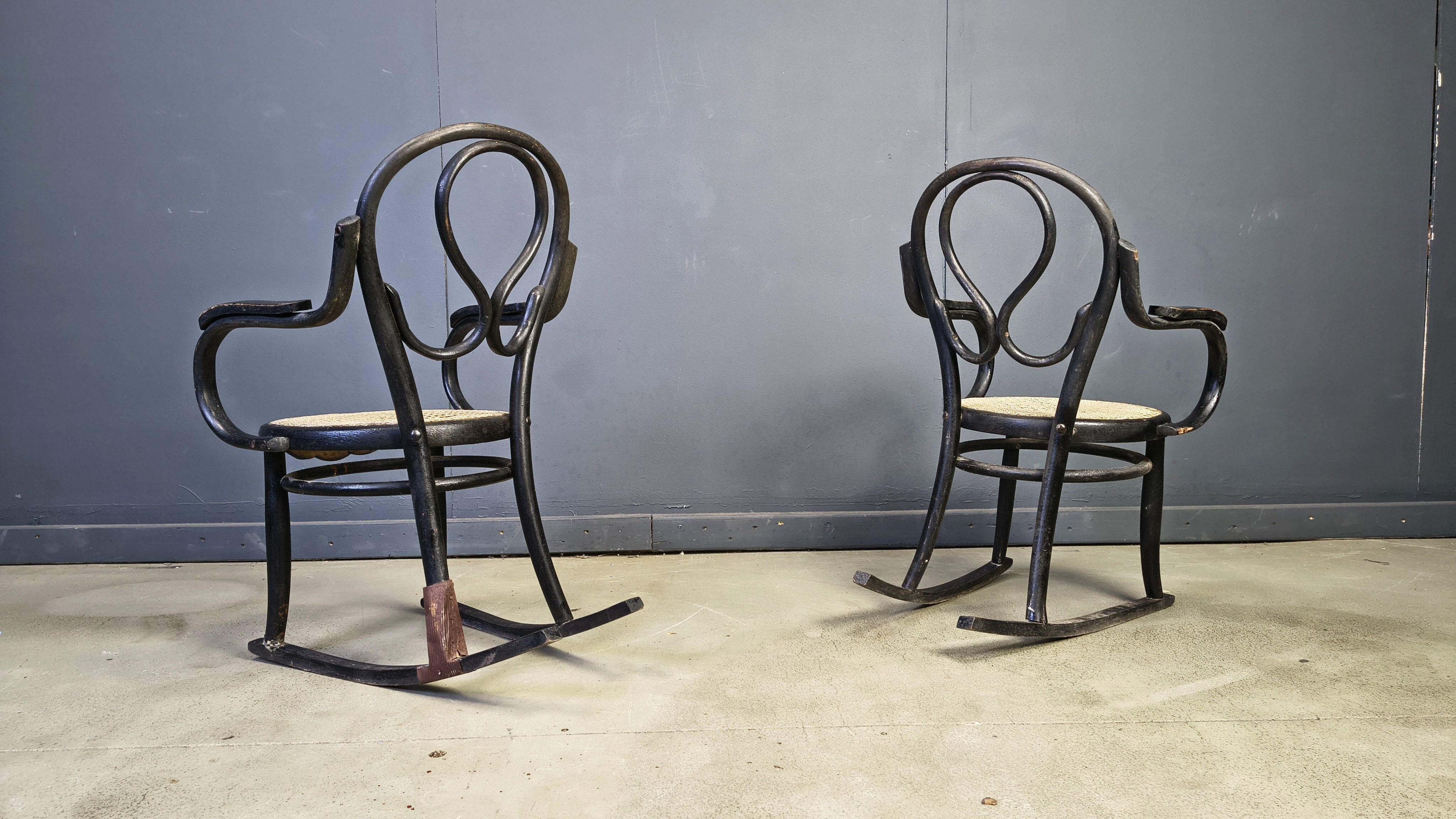Pair of Art Nouveau rocking chairs, 1910s