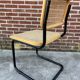 Chaise design Cesca modèle b32 en noir