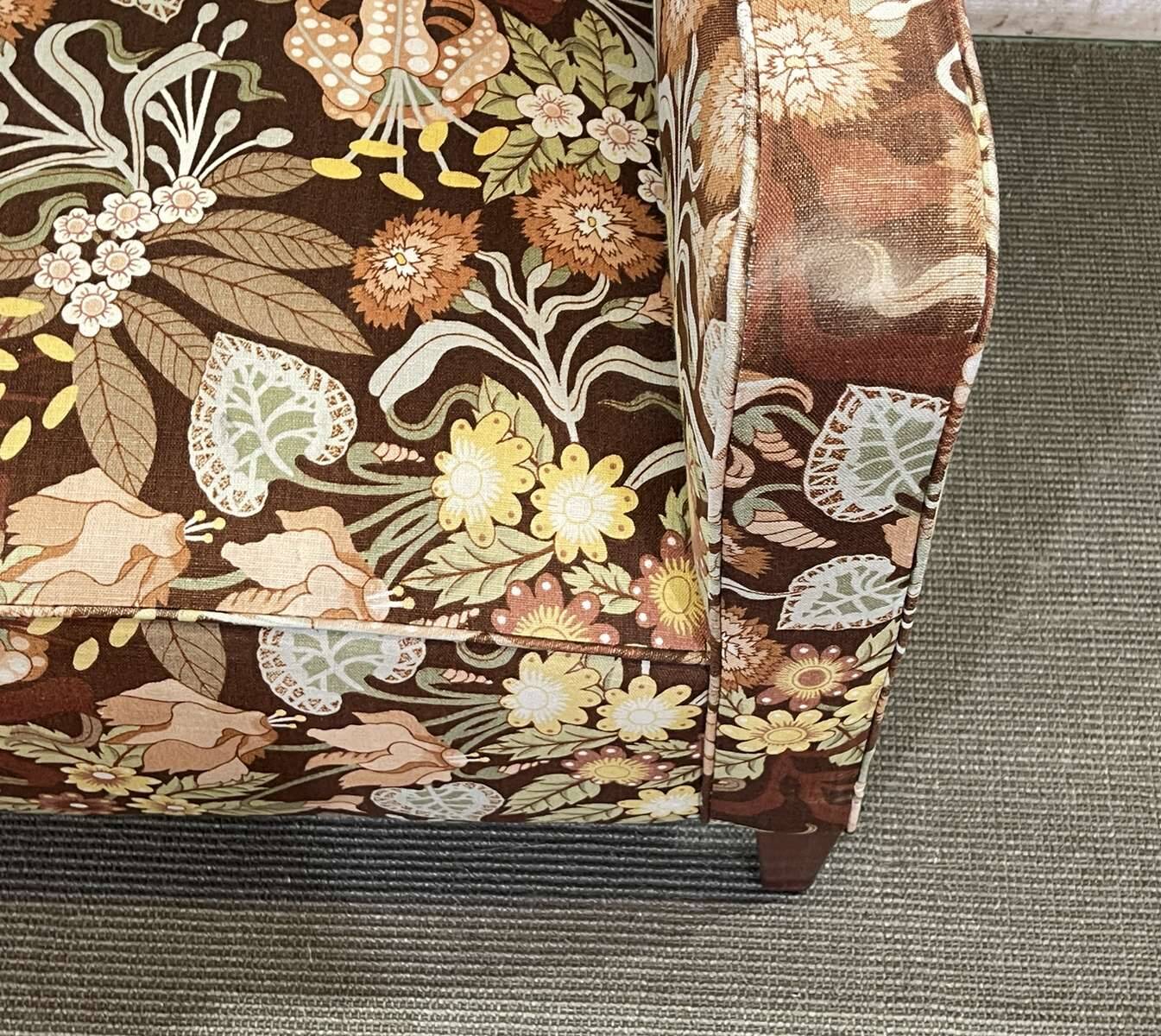 Fauteuil anglais des années 1930 à tissu fleurs