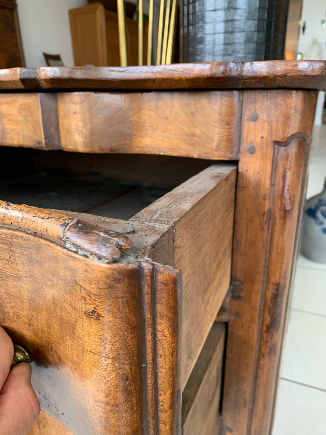 Antique 18th century chest of drawers