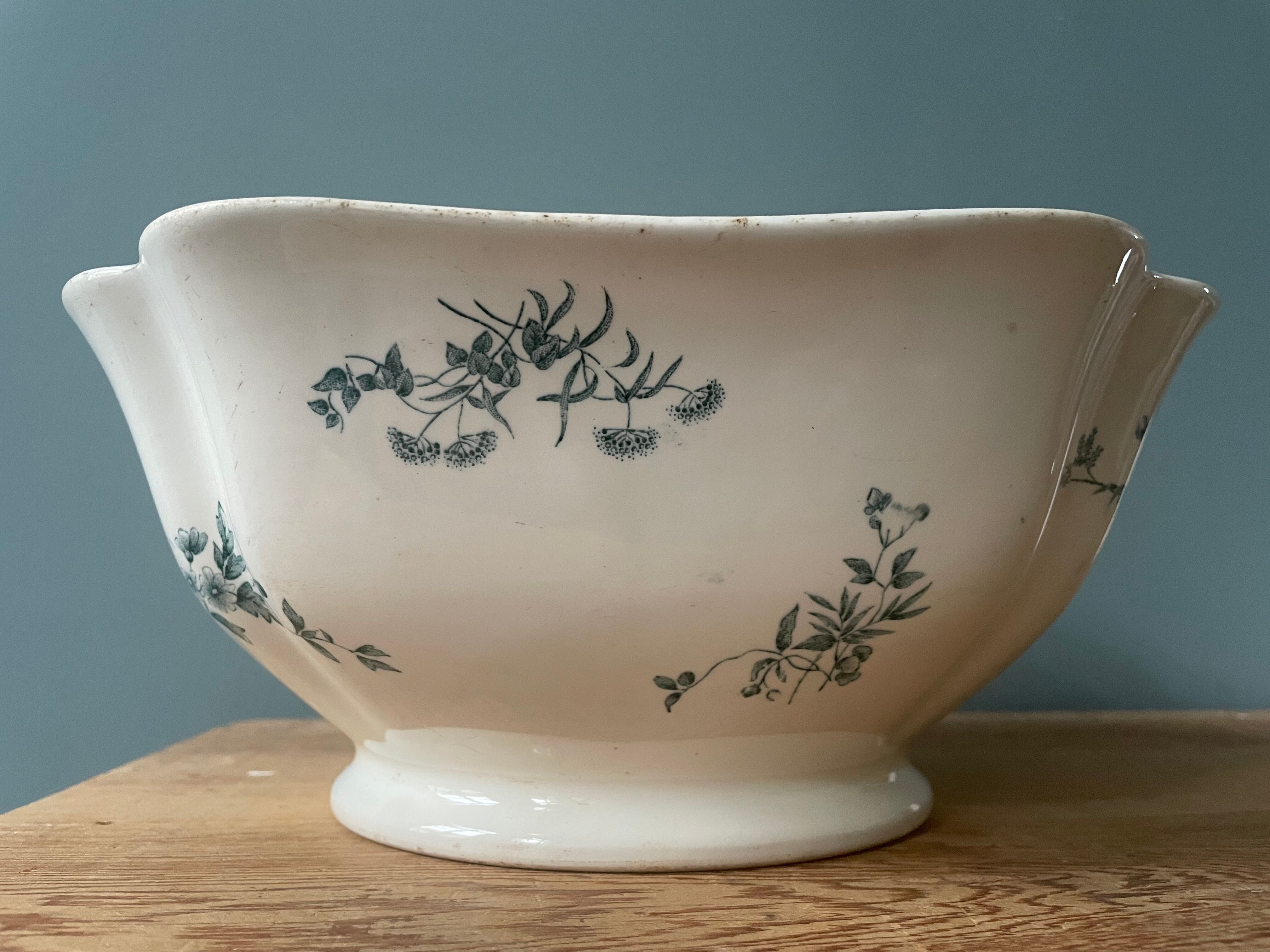 Nineteenth century earthenware bowl from Longwy, Mignon model