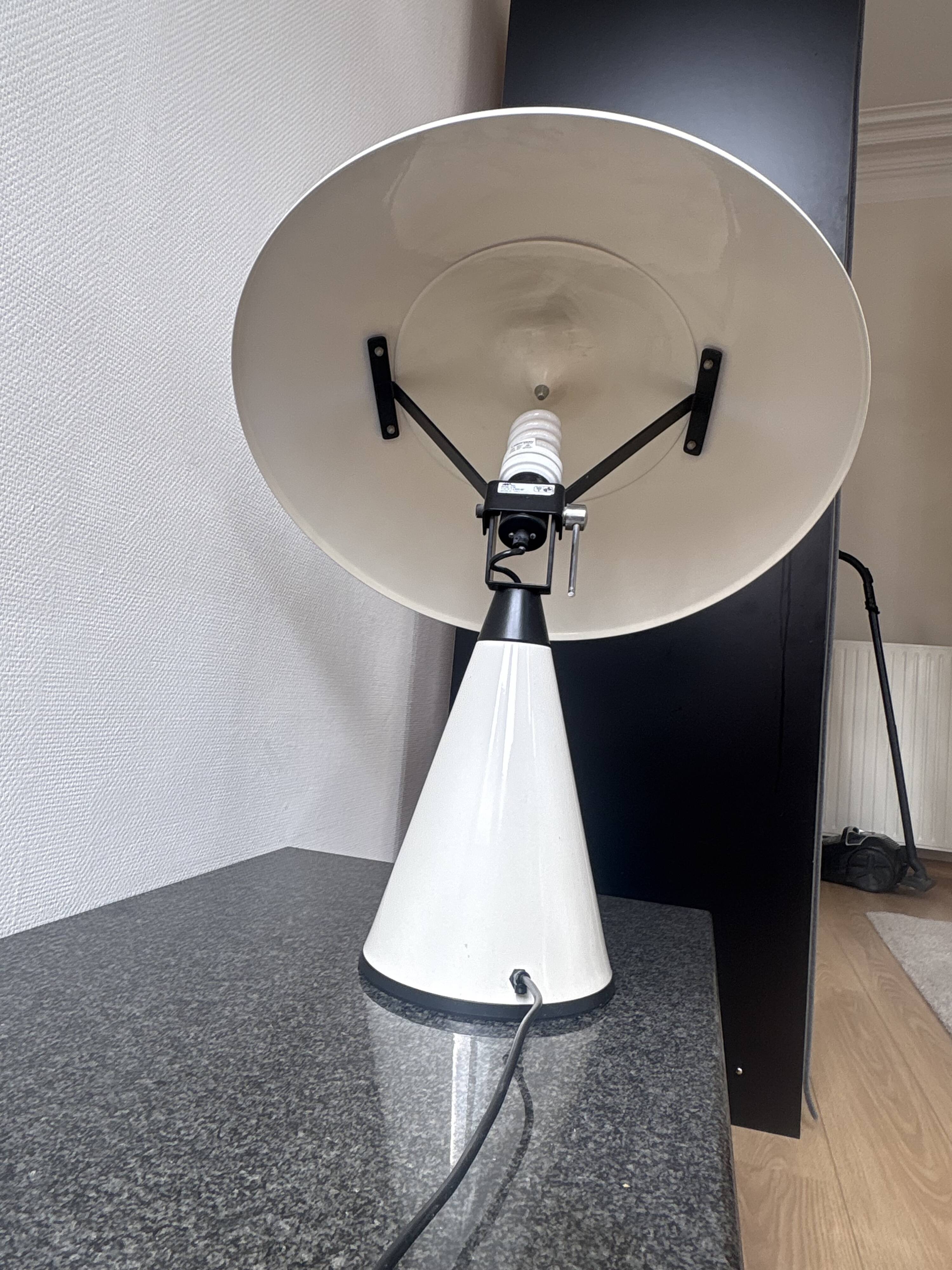 Martinelli Luce — Vintage table lamp “Radar” Mod. 676 — Made in Italy