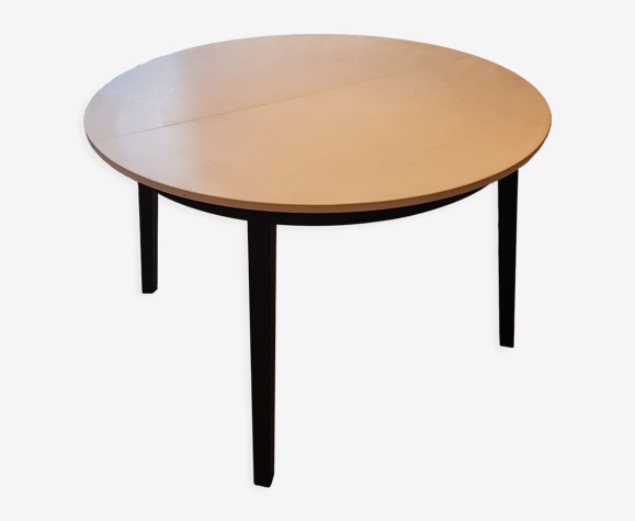 Table en bois solide