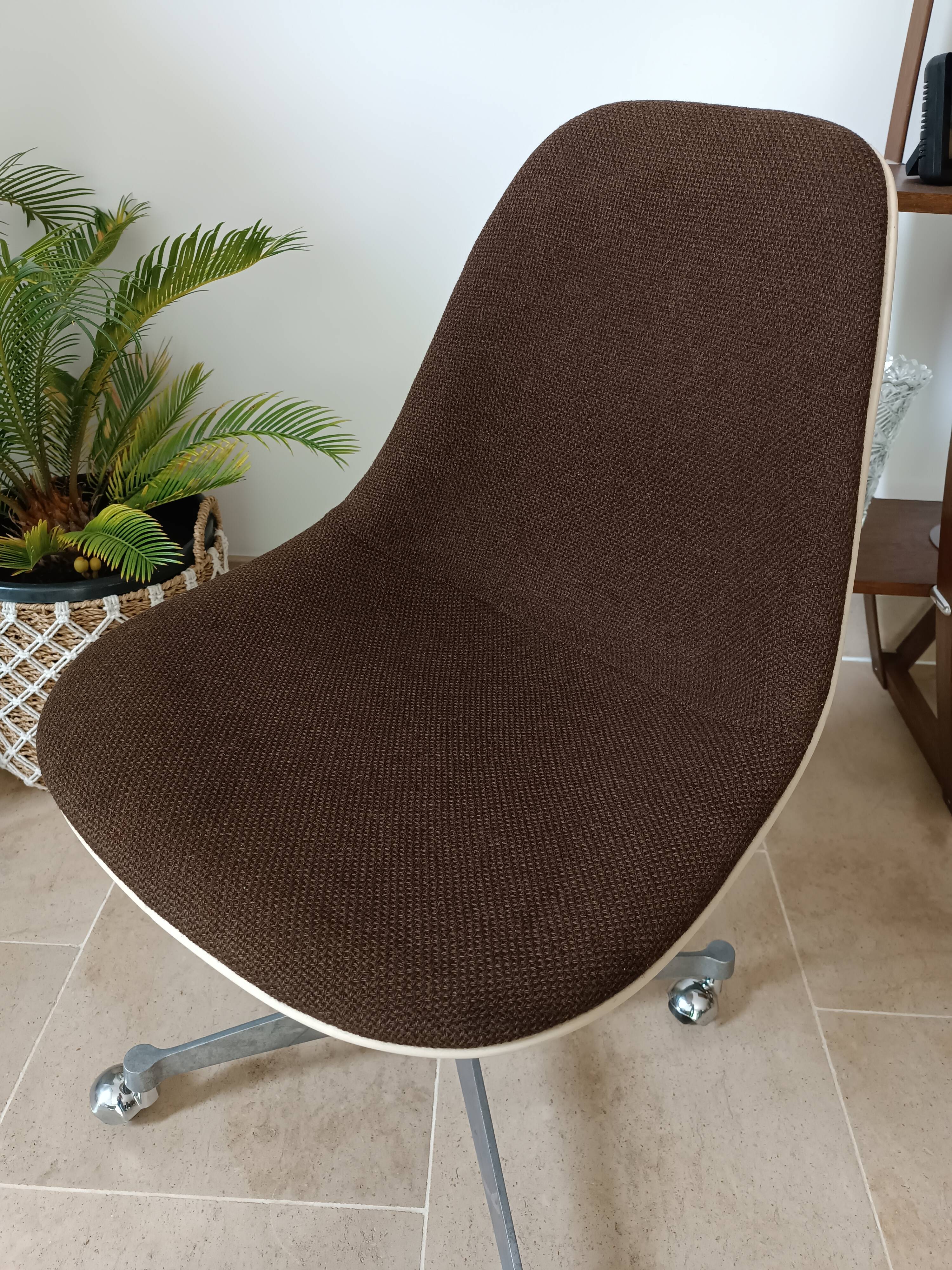 Hermann Miller Swivel Chair