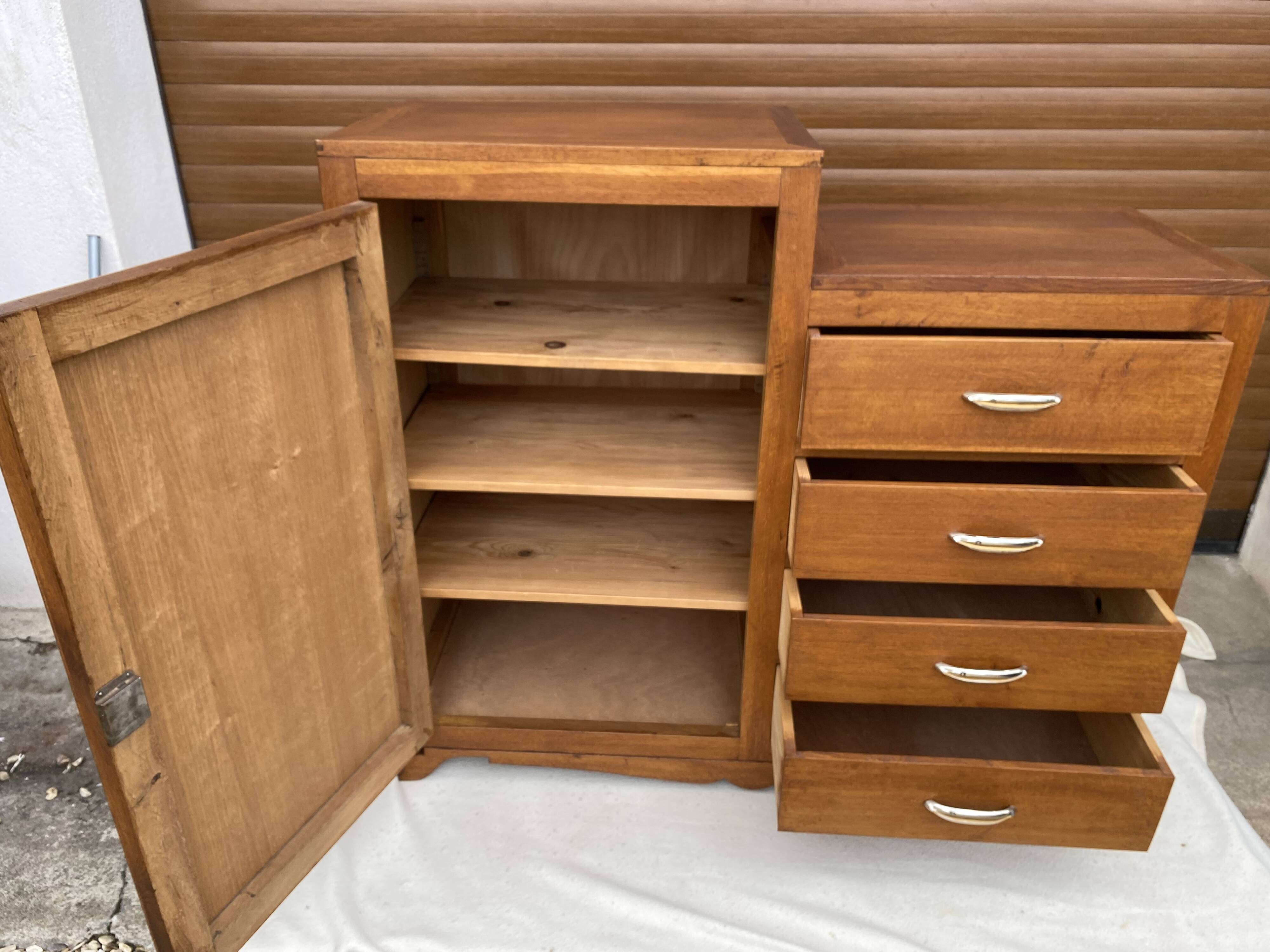 Petite armoire-commode asymétrique vintage
