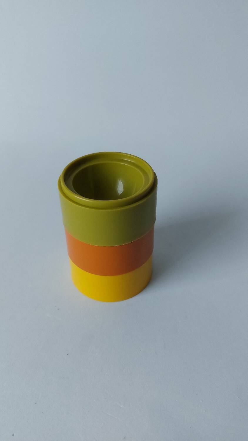 3 vintage Tupperware egg cups