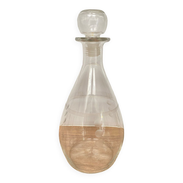 Carafe en verre gravé
