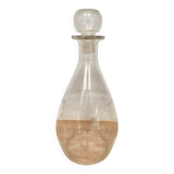 Carafe en verre gravé