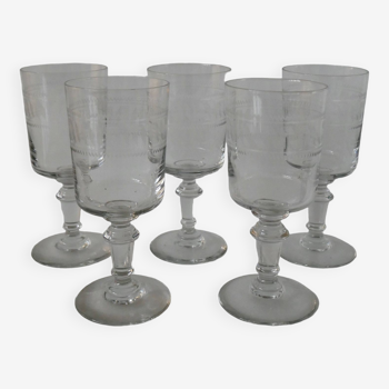 Ensemble de 5 verres à vin en cristal gravé années 30-40
