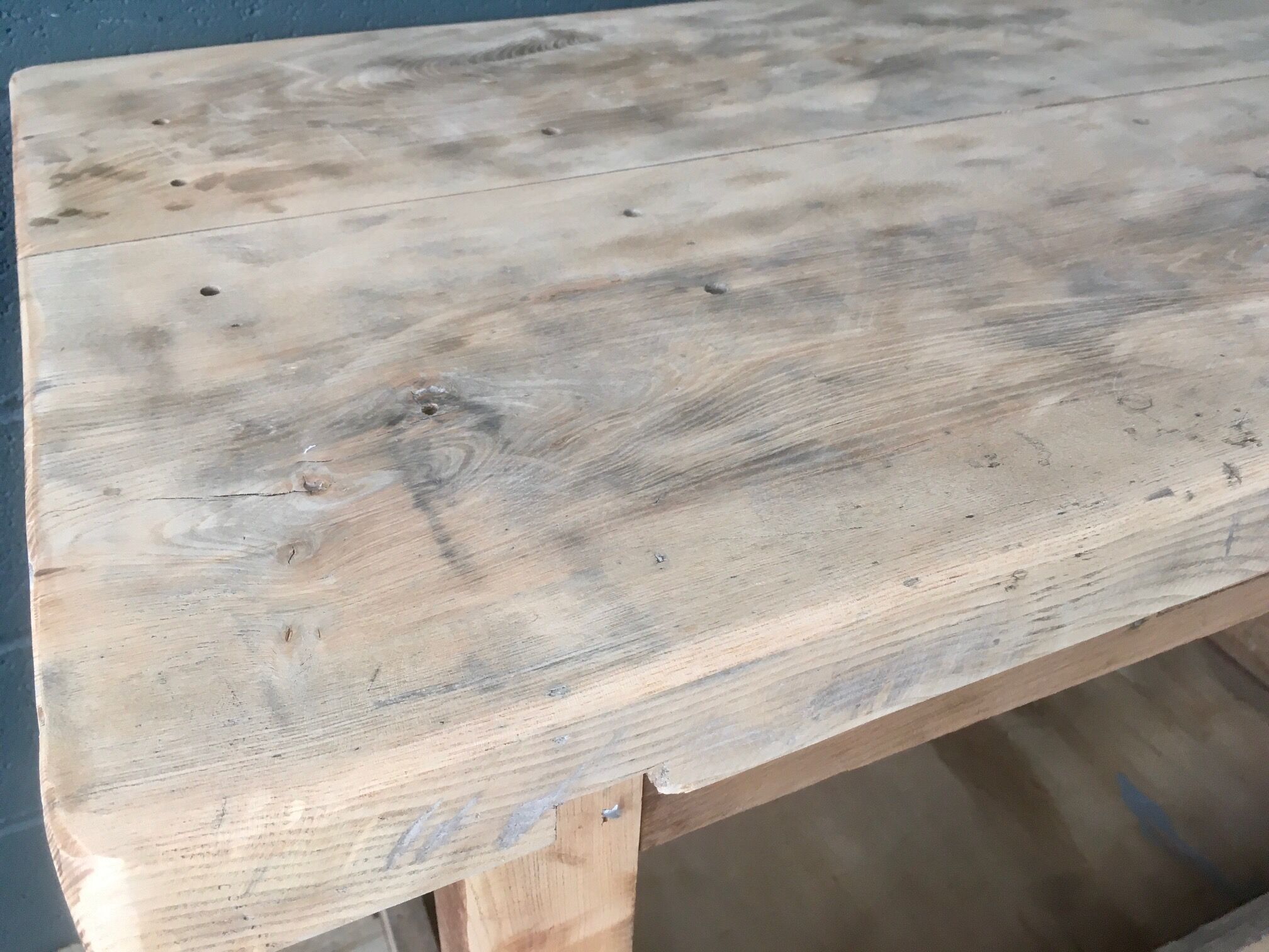 Workbench made of light wood