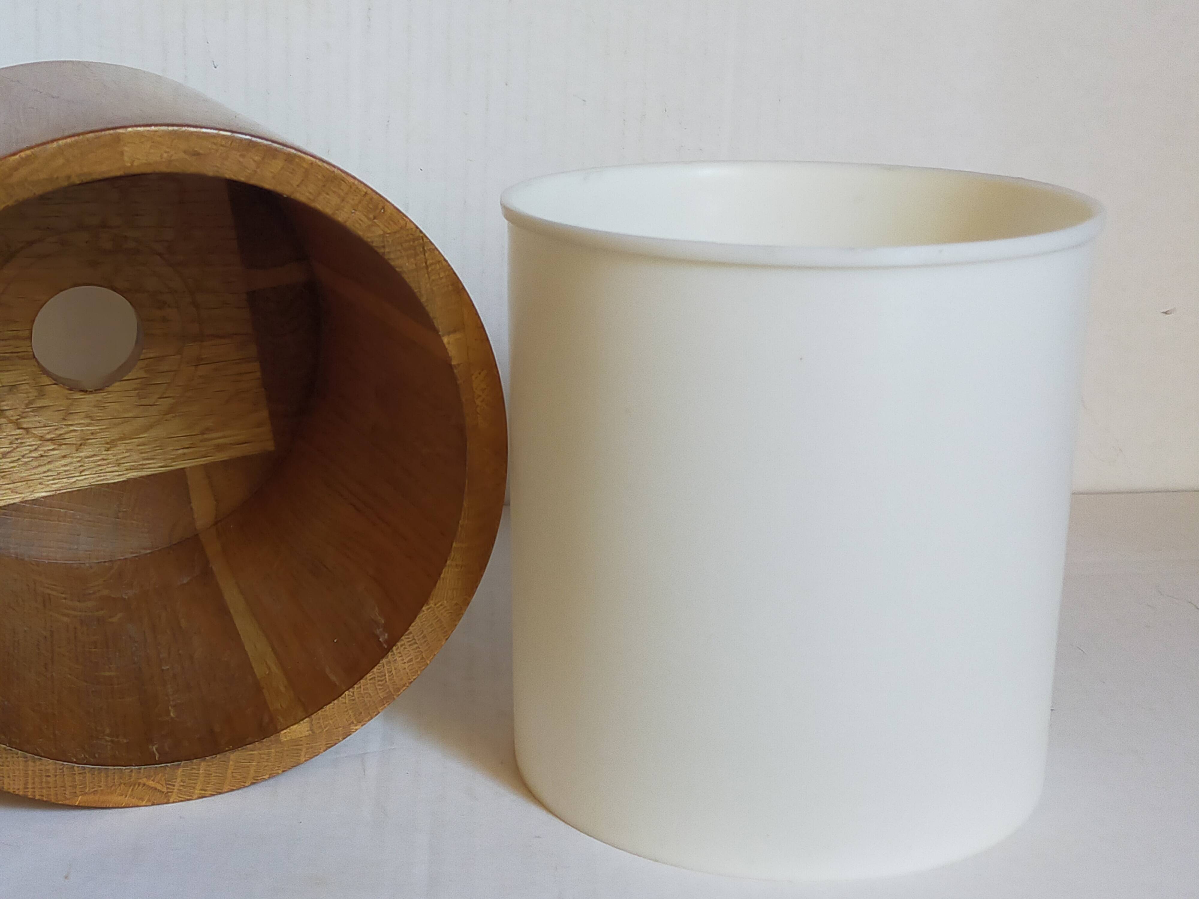 Vintage varnished solid blond wood box