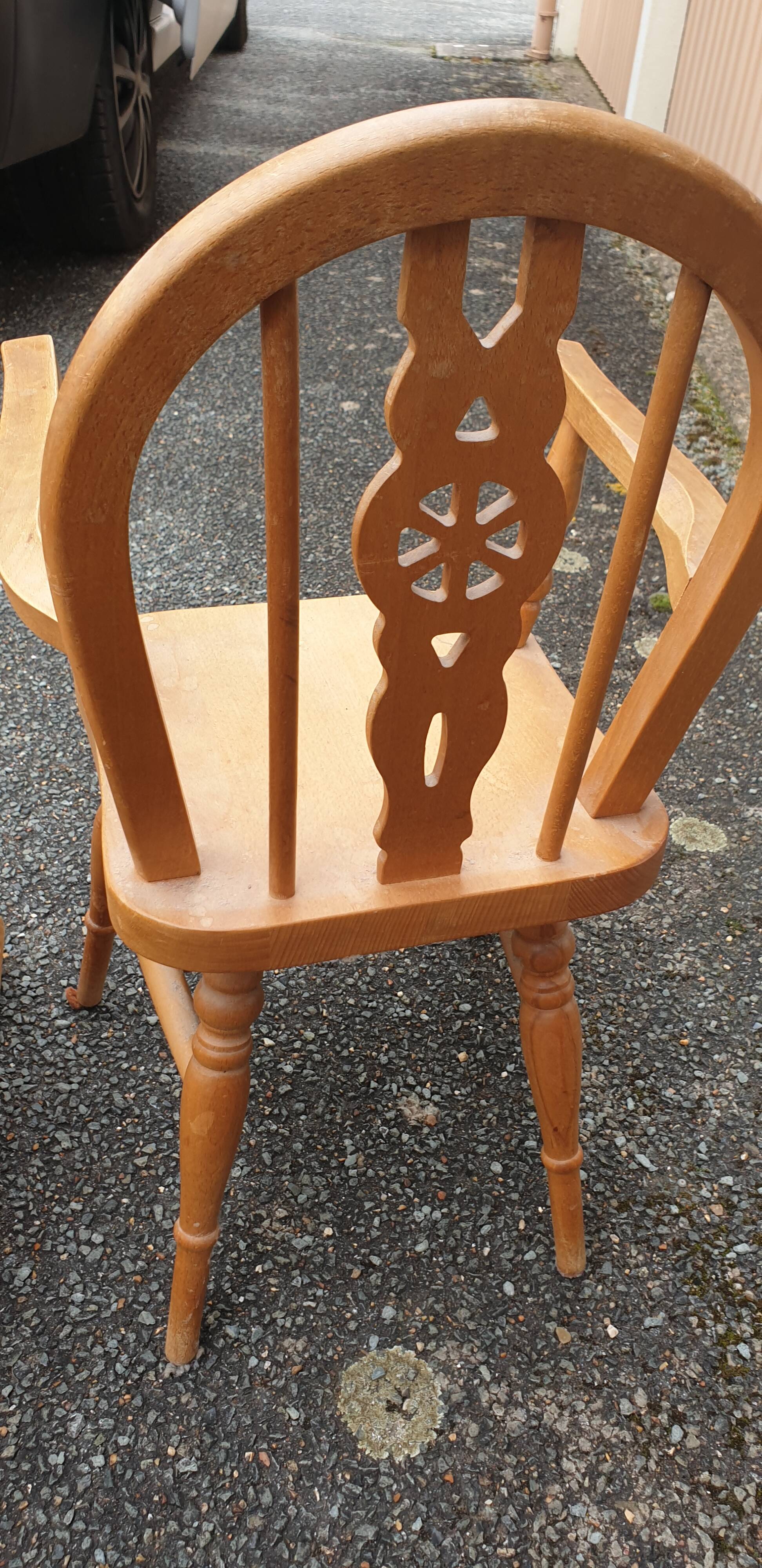 2 solid wood children's armchairs