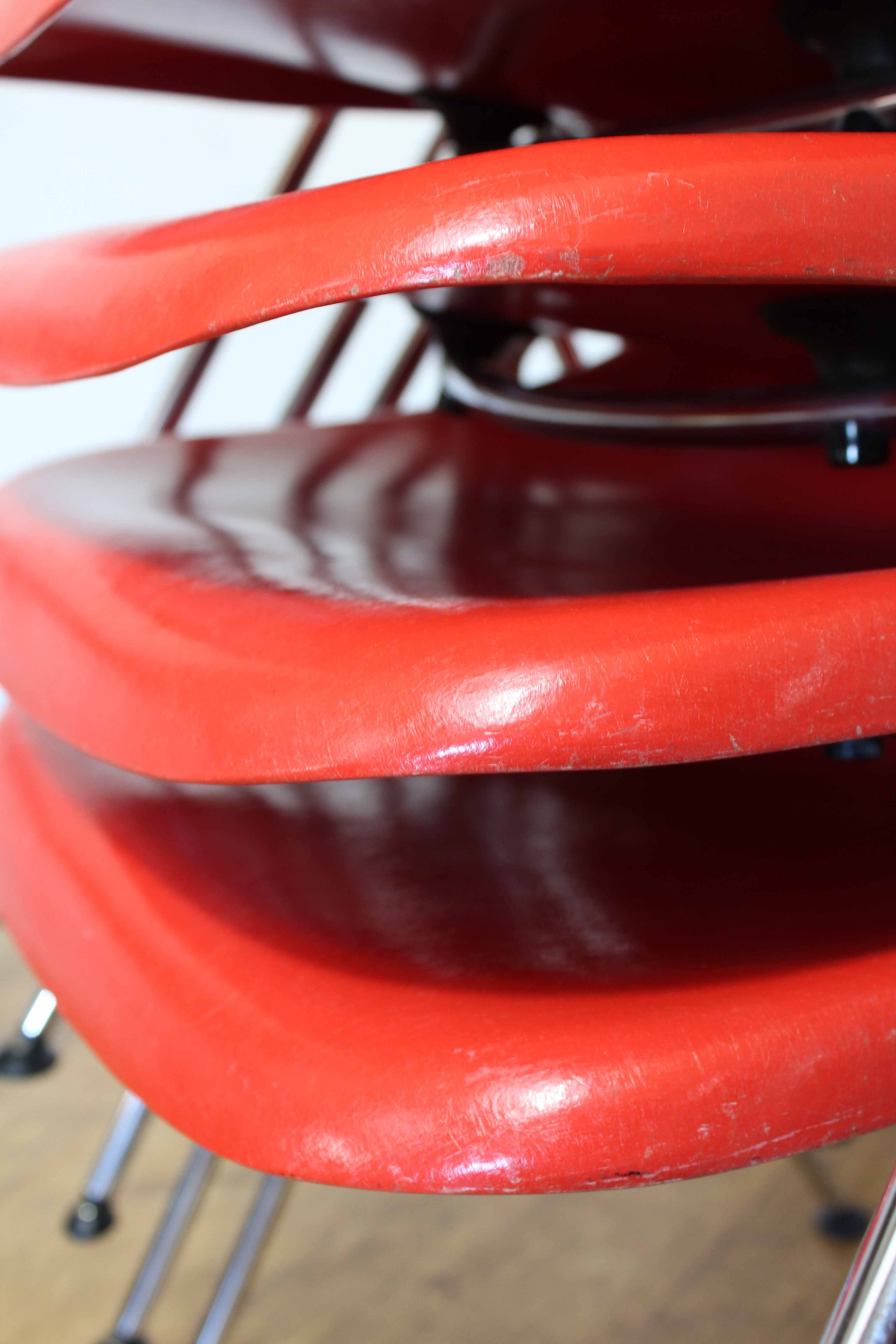 Set of 6 stella fiberglass chairs