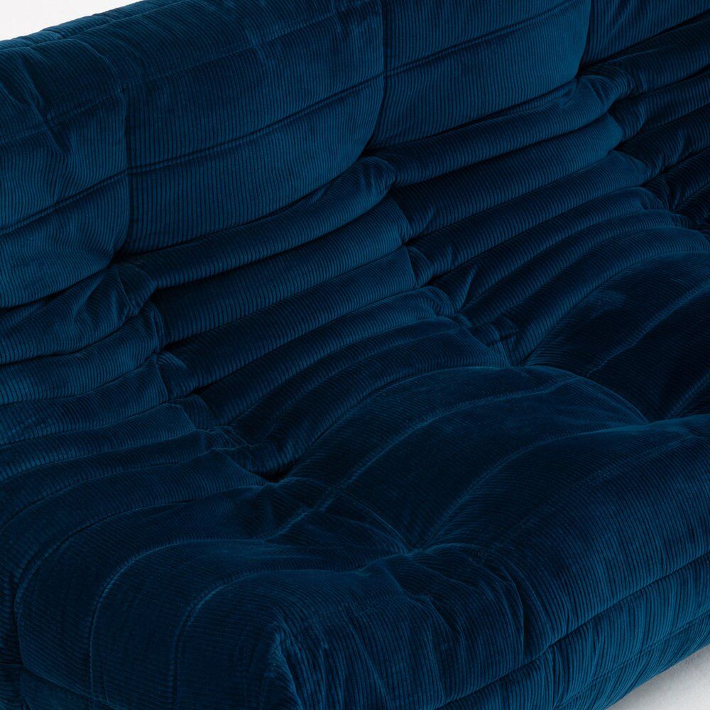 Canapé trois places Togo en tissu bleu foncé par Michel Ducaroy pour Ligne Roset