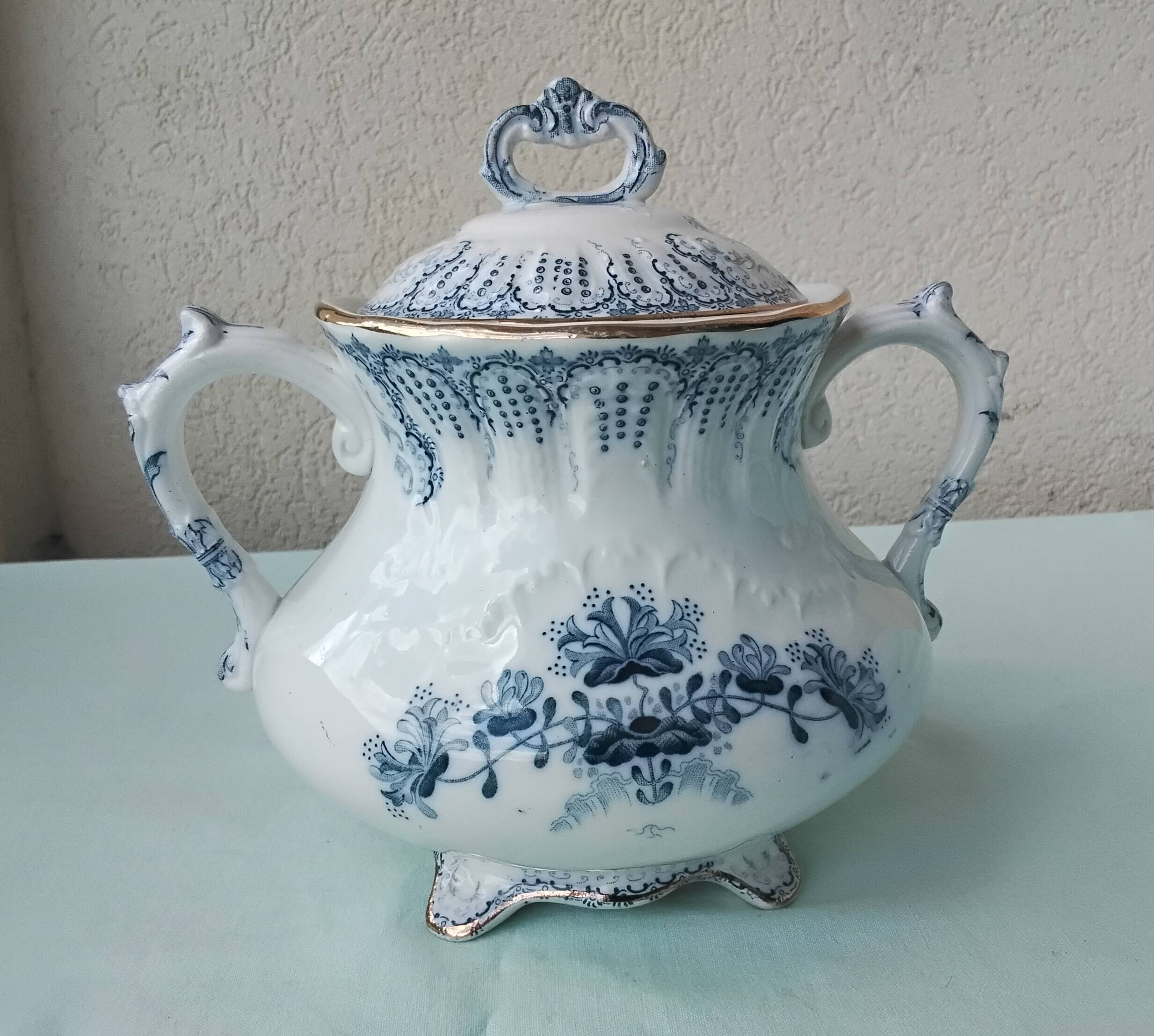 Sugar bowl in Saint Amand ironstone